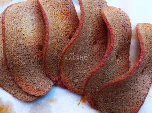 Рыбные снеки: Ресторанные гренки с беконом