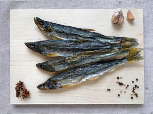 Сурские гренки Чеснок с зеленью (100 гр): Корюшка вяленая без икры