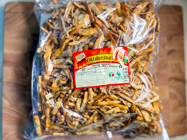 Нитка ЖАРЕНАЯ "Чеснок с зеленью" Oktobersnack 1 кг (сырный продукт) в Самаре