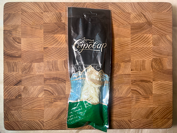 Сыр 100 гр ГОРНЫЙ СЫРОВАР (Косичка с укропом и чесноком) в Самаре