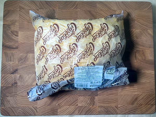 Сыр 1 кг ГОРНЫЙ СЫРОВАР (Паутинка со вкусом красной икры) в Самаре